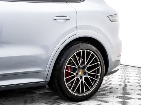 Used 2021 Porsche Cayenne GTS image 35