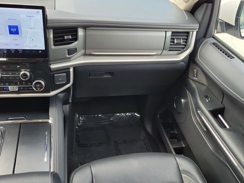 Certified 2024 Ford Expedition Max XLT RWD image 17