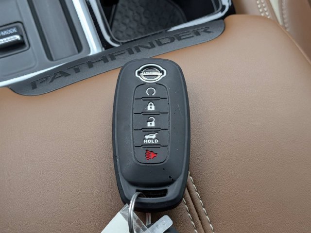 Used 2026 Nissan Pathfinder Platinum w/ Cargo Package FWD image 32