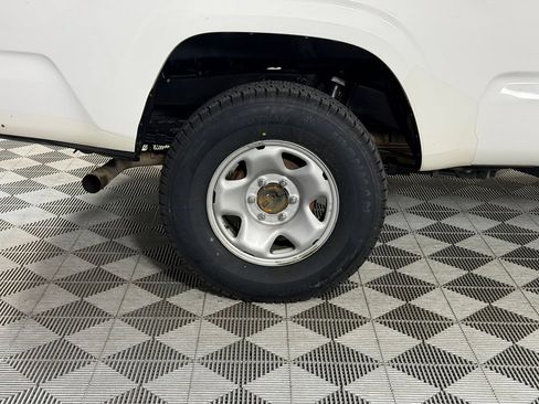 Used 2022 Toyota Tacoma SR RWD image 8