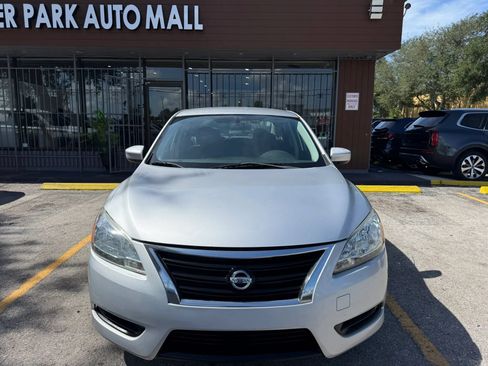 Used 2013 Nissan Sentra SV FWD image 2