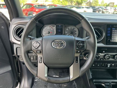Used 2019 Toyota Tacoma TRD Sport w/ Technology Package AWD/4WD image 35