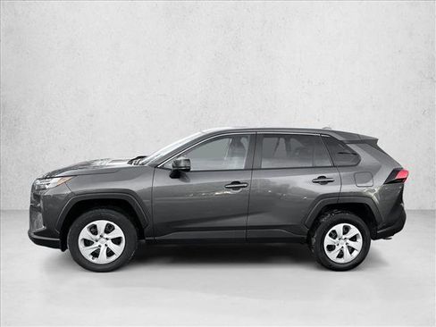 Used 2024 Toyota RAV4 LE AWD/4WD image 4