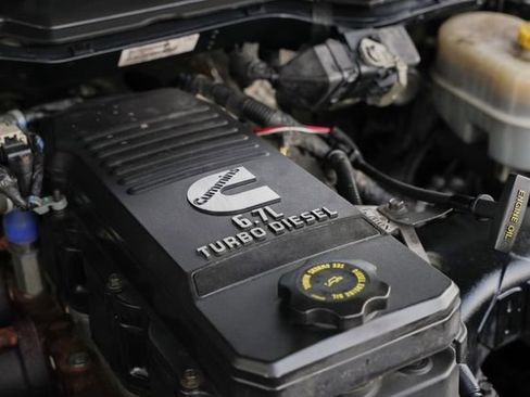 Used 2017 RAM 3500 Laramie Longhorn image 33