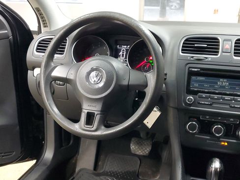 Used 2012 Volkswagen Golf 2-Door FWD image 12