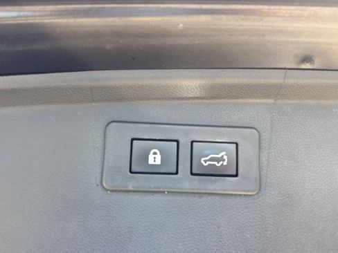 Used 2023 Subaru Outback Premium AWD/4WD image 9