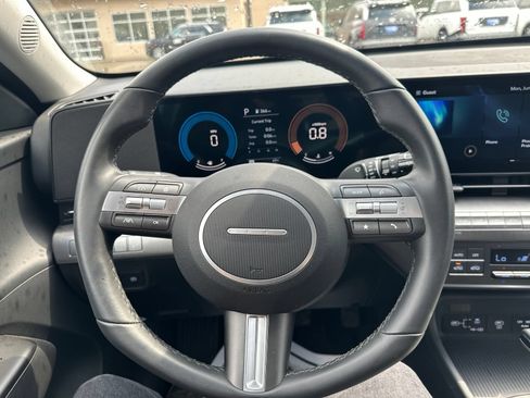 Used 2025 Hyundai Kona SEL AWD/4WD image 36