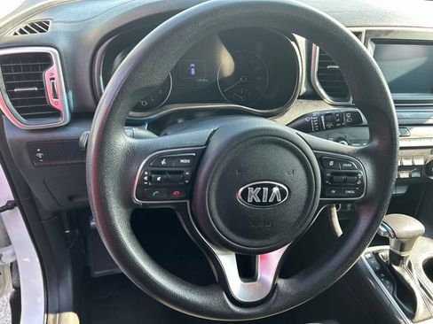 Used 2019 Kia Sportage LX w/ Option Group 017 FWD image 17