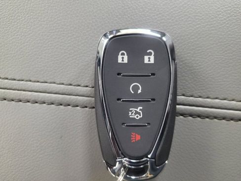 Used 2022 Chevrolet Malibu LT FWD image 32