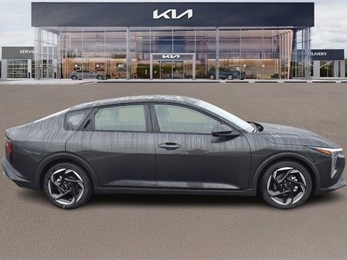 New 2025 Kia K4 EX image 2