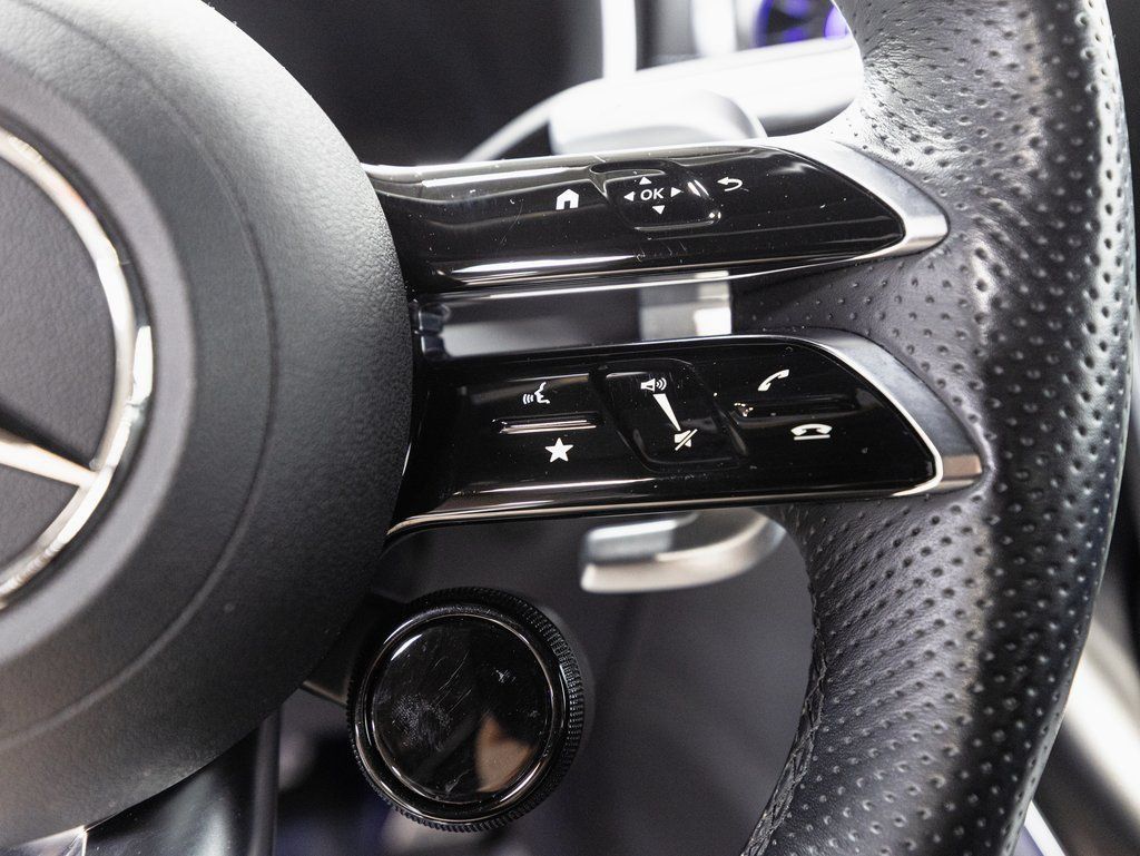 Used 2022 Mercedes-Benz SL 55 AMG 4MATIC w/ Driver Assistance Package image 14
