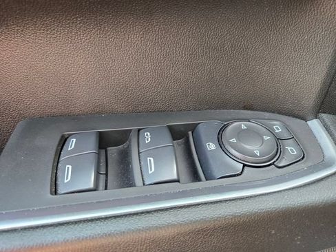 Used 2025 Chevrolet Silverado 1500 LT AWD/4WD image 36
