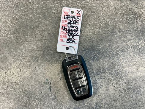 Used 2024 Chrysler Voyager LX image 37