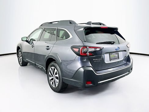 Used 2025 Subaru Outback Premium image 5