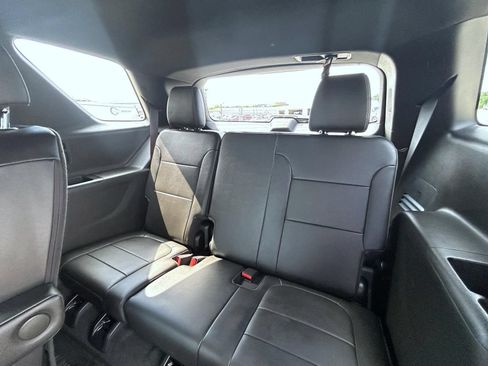 Certified 2023 Chevrolet Traverse LT w/ LT Premium Package AWD/4WD image 23