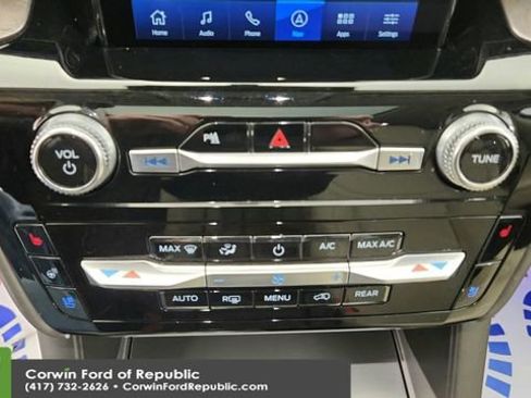 Used 2024 Ford Explorer Platinum w/ Technology Package image 24