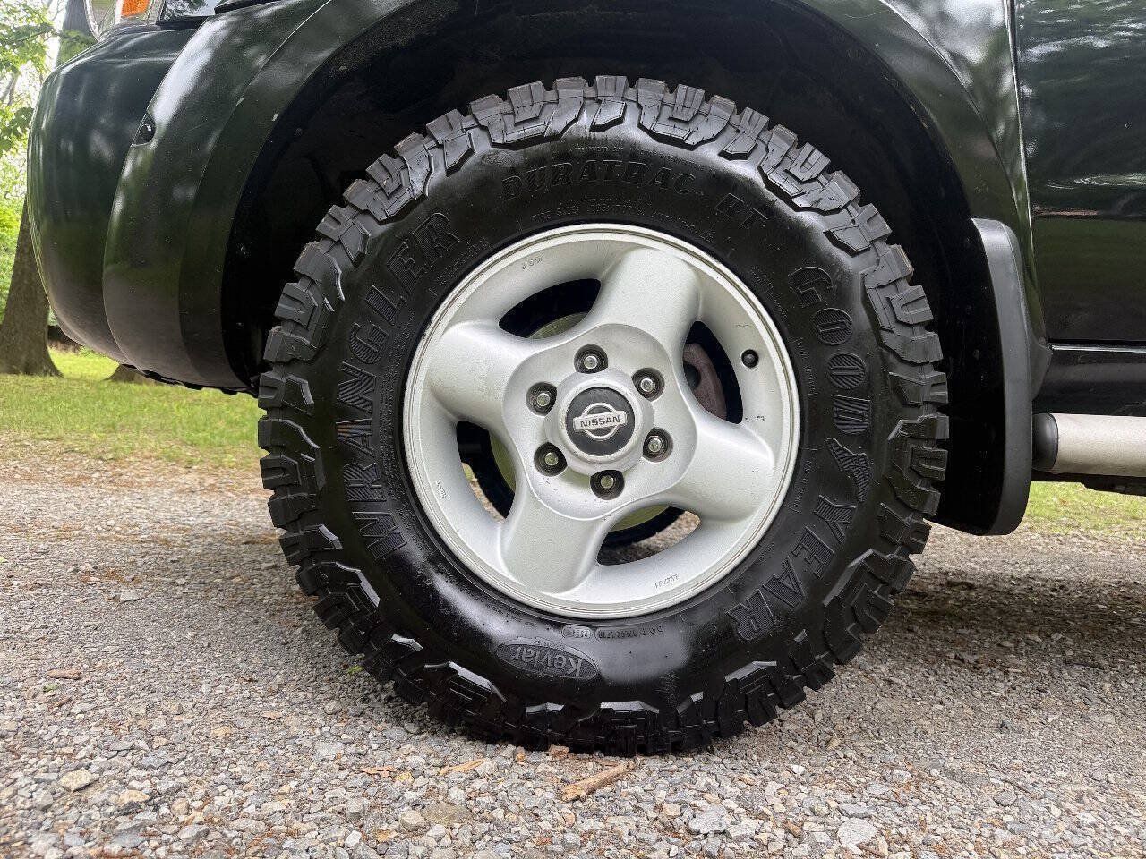 Used 2002 Nissan Frontier SE AWD/4WD image 27