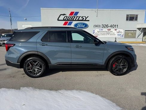 Certified 2025 Ford Explorer ST-Line w/ Premium Package image 6