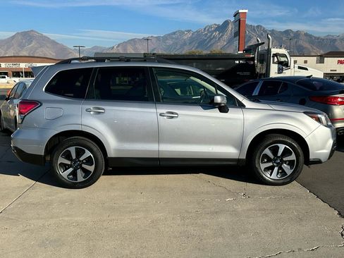 Used 2017 Subaru Forester 2.5i Limited w/ Popular Package #1 AWD/4WD image 4