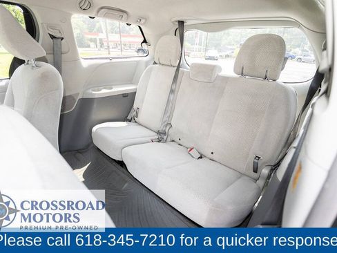 Used 2012 Toyota Sienna LE FWD image 19