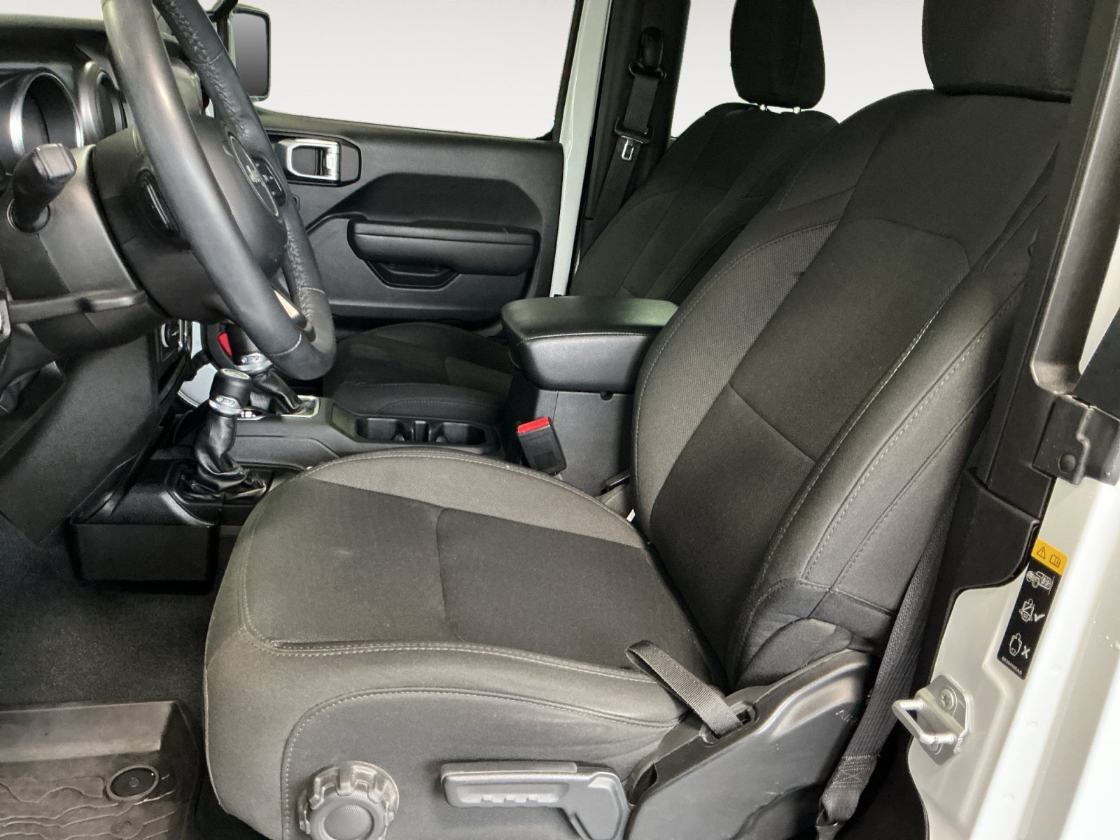 Used 2022 Jeep Wrangler Sport AWD/4WD image 9