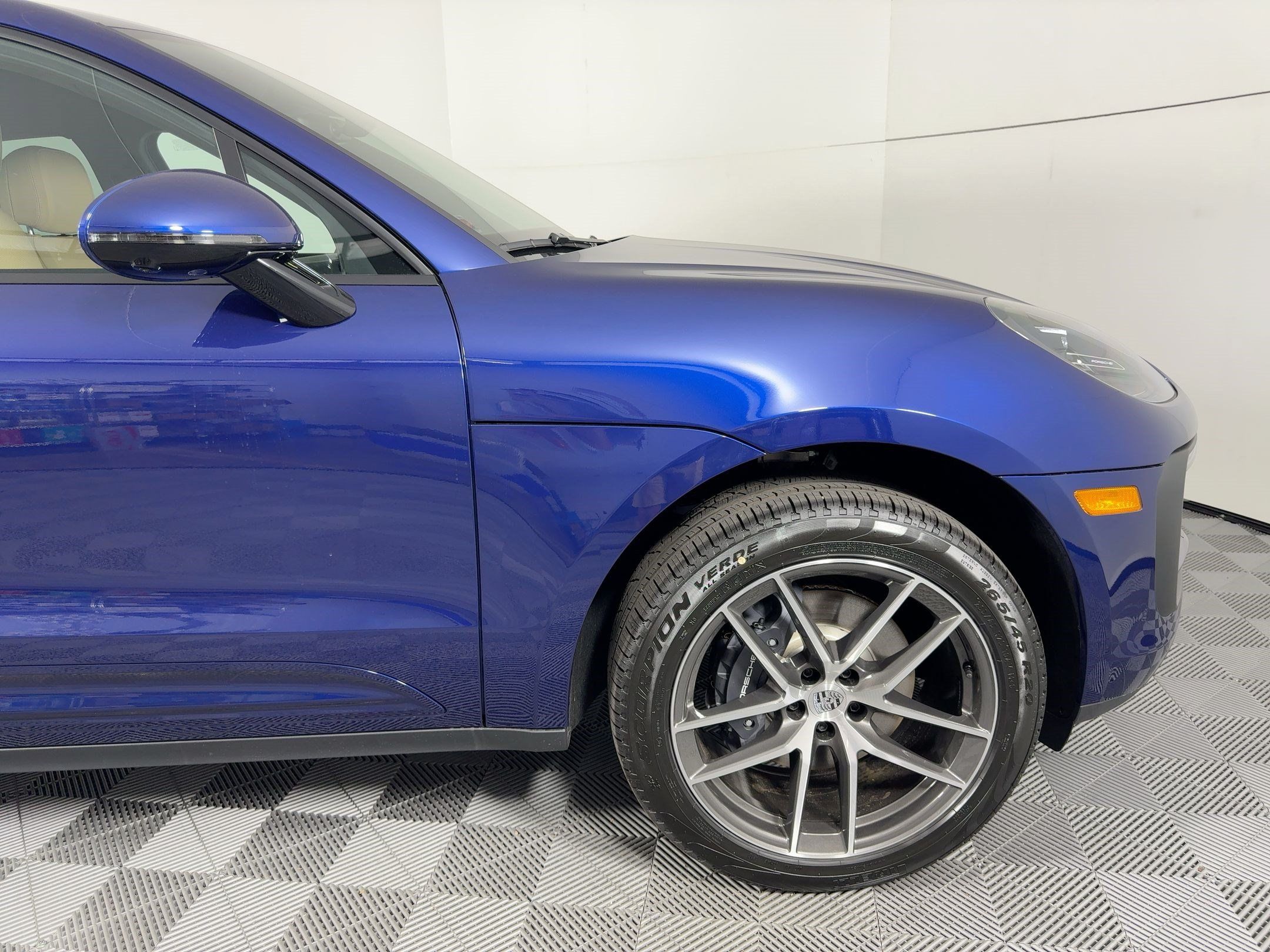 Certified 2026 Porsche Macan AWD/4WD image 12