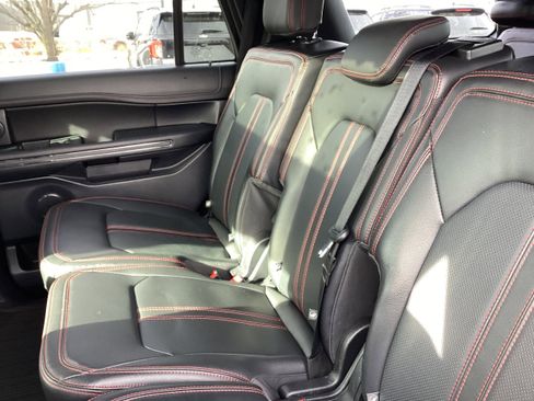Used 2022 Ford Expedition Limited image 13