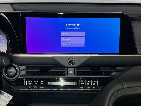 New 2025 Toyota Crown Signia image 8