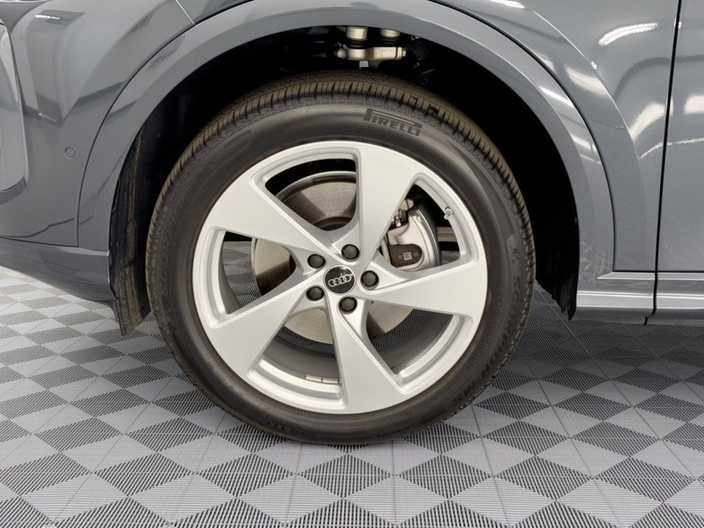 Used 2026 Audi Q5 Premium AWD/4WD image 13