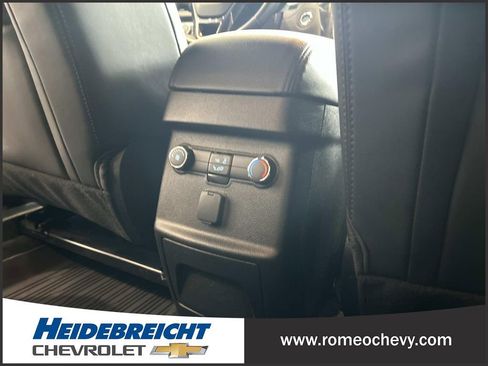 Used 2019 Ford Explorer XLT w/ Equipment Group 202A AWD/4WD image 17