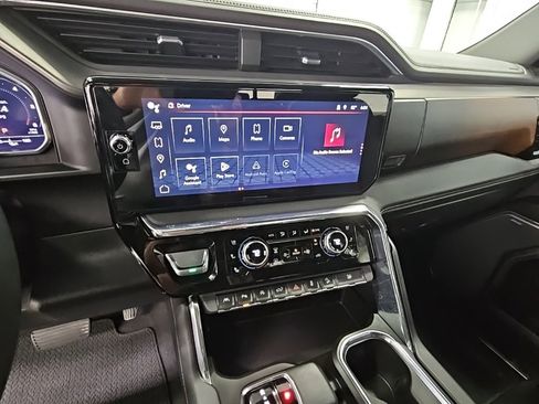 Used 2023 GMC Sierra 1500 Denali w/ Technology Package image 12