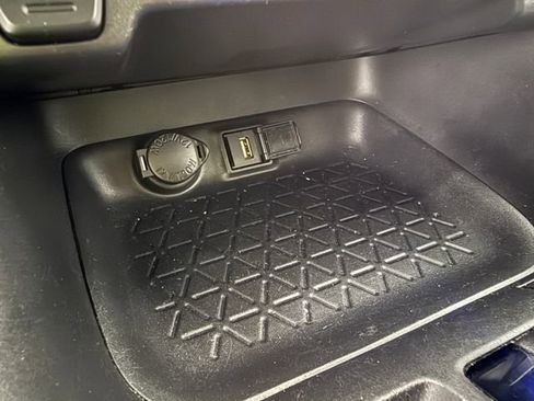 Used 2021 Toyota RAV4 LE FWD image 16