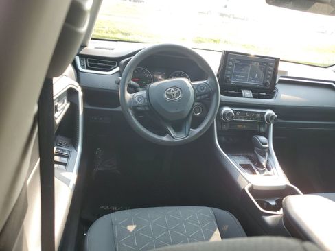 Used 2021 Toyota RAV4 XLE FWD image 11