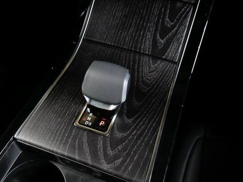 New 2025 Land Rover Range Rover Evoque Dynamic SE AWD/4WD image 13