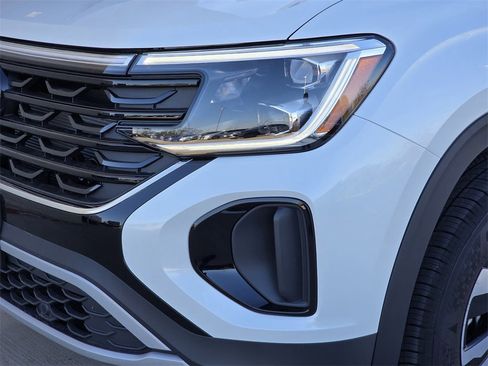 New 2026 Volkswagen Atlas Cross Sport SE image 6