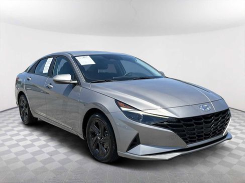 Used 2023 Hyundai Elantra SEL FWD image 1