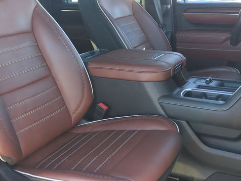 Used 2024 GMC Sierra 3500 Denali Ultimate image 28