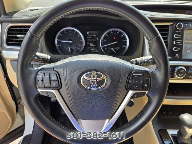 Used 2019 Toyota Highlander Limited Platinum FWD image 34