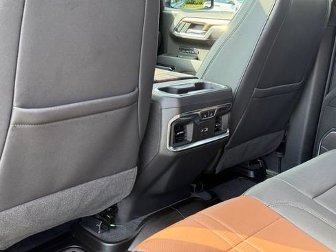 Used 2025 Chevrolet Silverado 1500 High Country w/ Technology Package AWD/4WD image 27