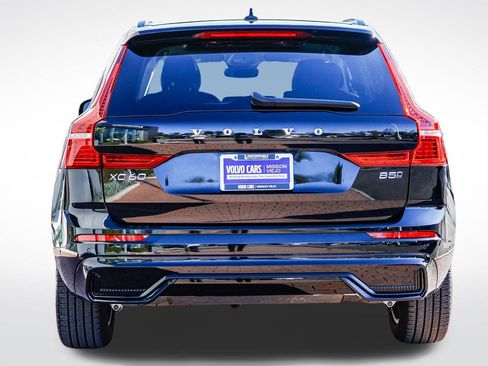 Used 2025 Volvo XC60 B5 Plus image 6