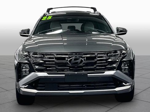 Used 2025 Hyundai Tucson Limited AWD/4WD image 3
