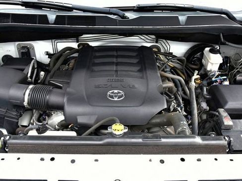 Used 2017 Toyota Tundra Platinum image 33