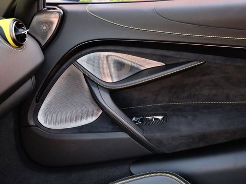 Used 2019 McLaren 720S RWD image 13
