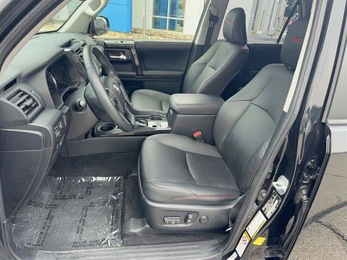 Used 2019 Toyota 4Runner TRD Off-Road Premium AWD/4WD image 11