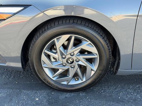 Used 2024 Hyundai Elantra SEL FWD image 10
