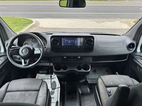 Used 2019 Mercedes-Benz Sprinter 1500 image 19
