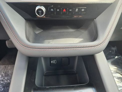 New 2026 Ford Explorer Active RWD image 18