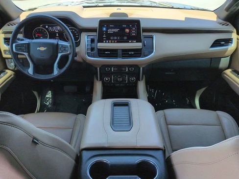 Used 2021 Chevrolet Tahoe Premier AWD/4WD image 16