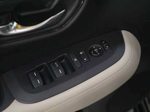 Used 2023 Honda HR-V LX image 19