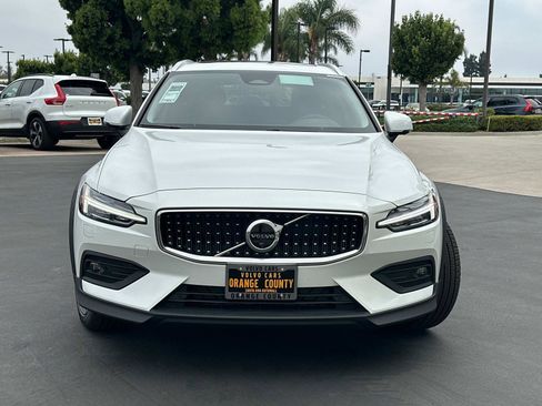 New 2026 Volvo V60 B5 Cross Country Plus w/ Climate Package image 2